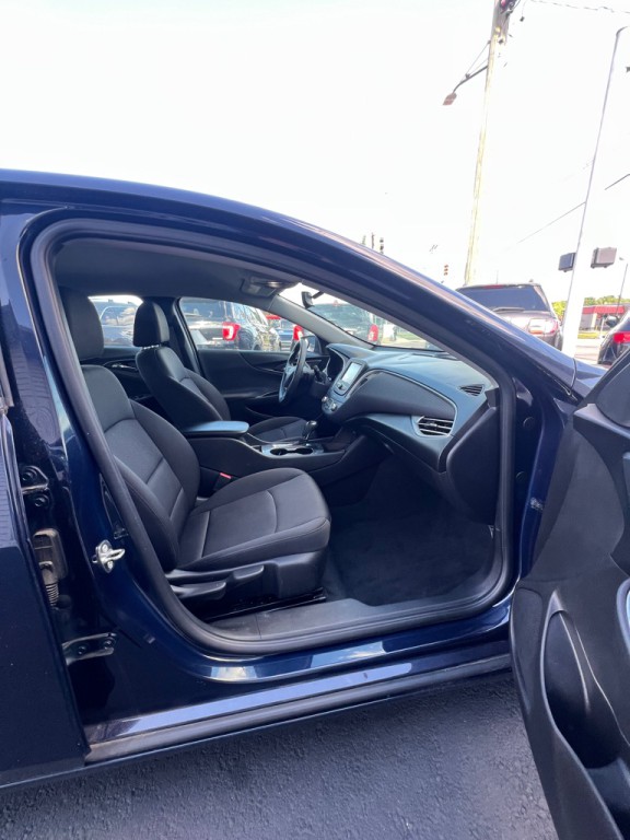2018 Chevrolet Malibu Image 12
