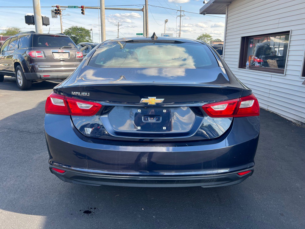 2018 Chevrolet Malibu Image 16