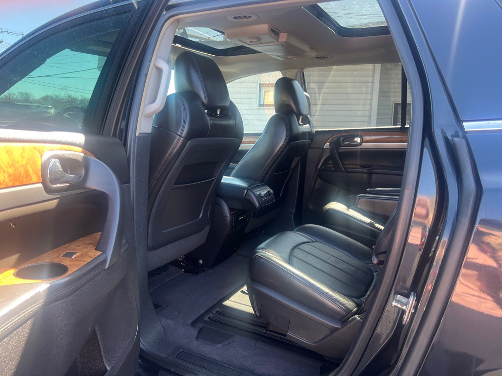 2010 Buick Enclave Image 16