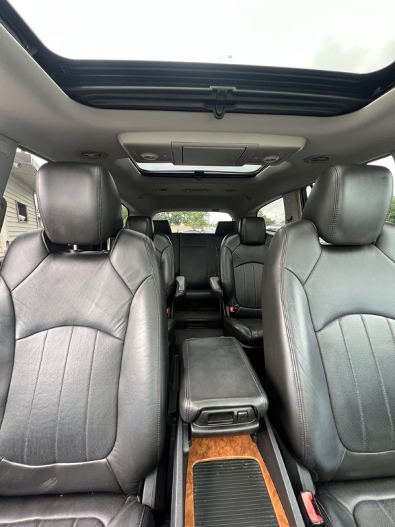 2010 Buick Enclave Image 16