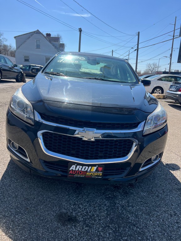 2014 Chevrolet Malibu Image 2