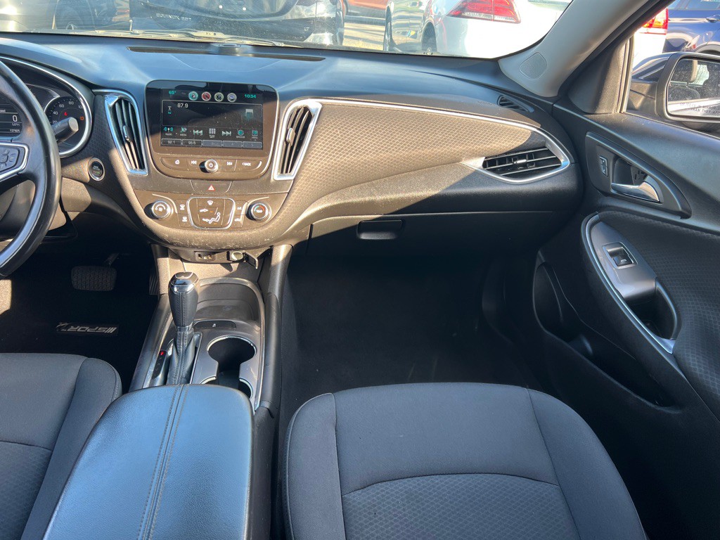 2016 Chevrolet Malibu Image 9