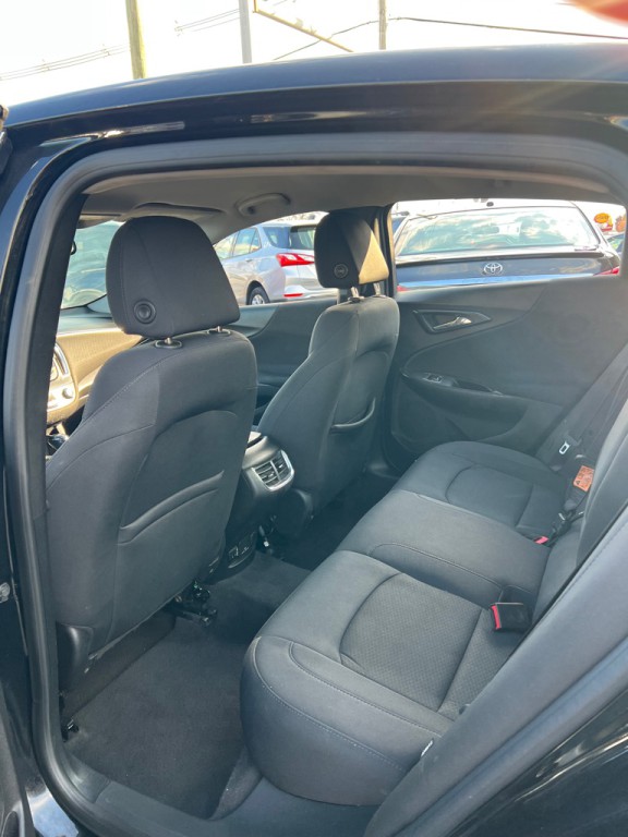 2016 Chevrolet Malibu Image 12