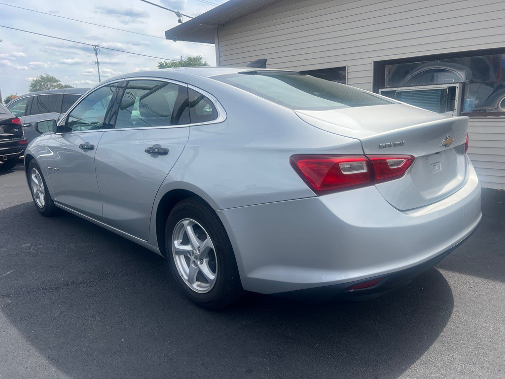 2016 Chevrolet Malibu Image 16