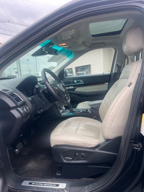 2016 Ford Explorer Image 8