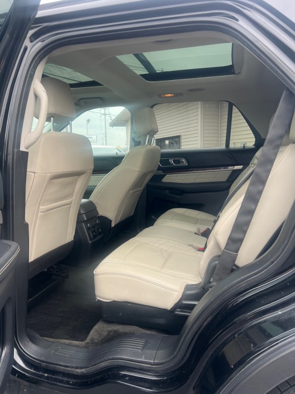 2016 Ford Explorer Image 16