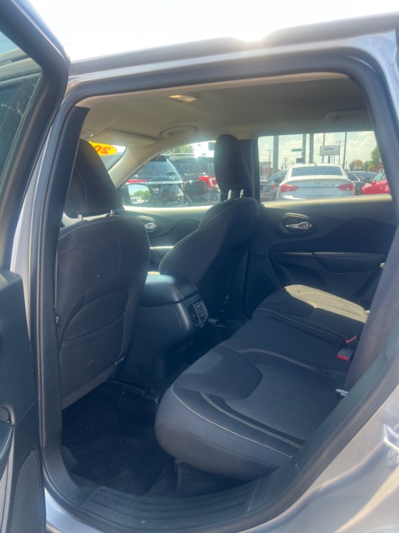 2015 Jeep Cherokee Image 14