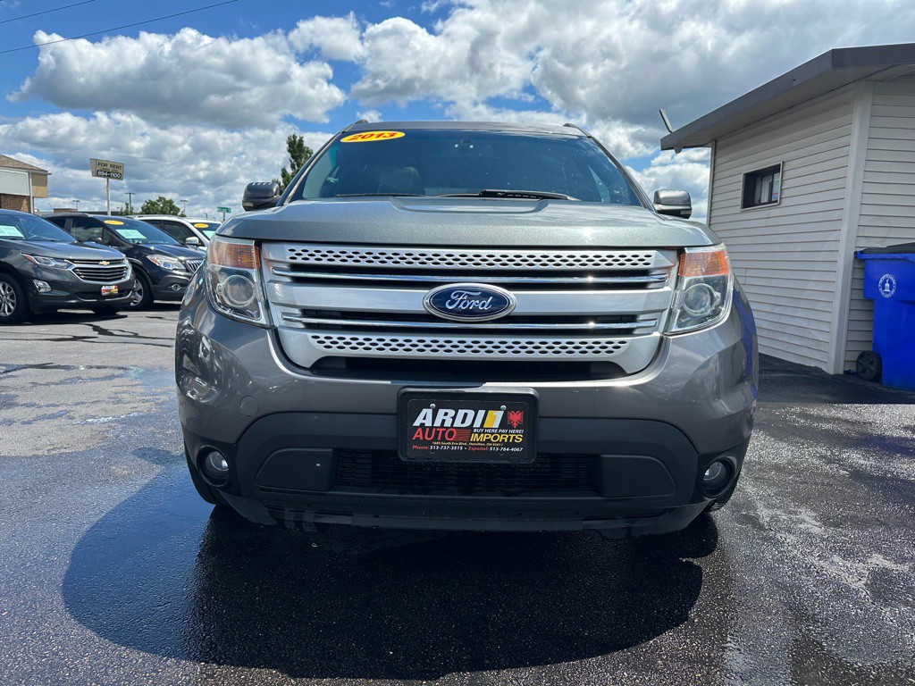 2013 Ford Explorer Image 1