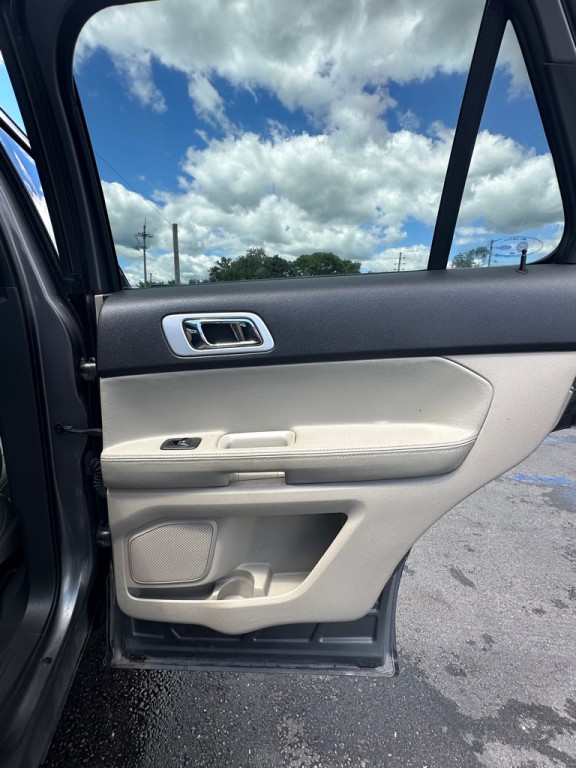 2013 Ford Explorer Image 12