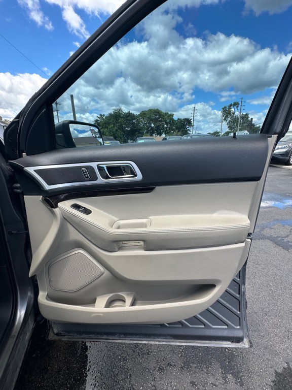 2013 Ford Explorer Image 16