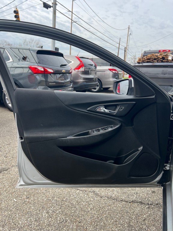 2019 Chevrolet Malibu Image 11