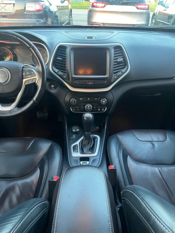 2017 Jeep Cherokee Image 10