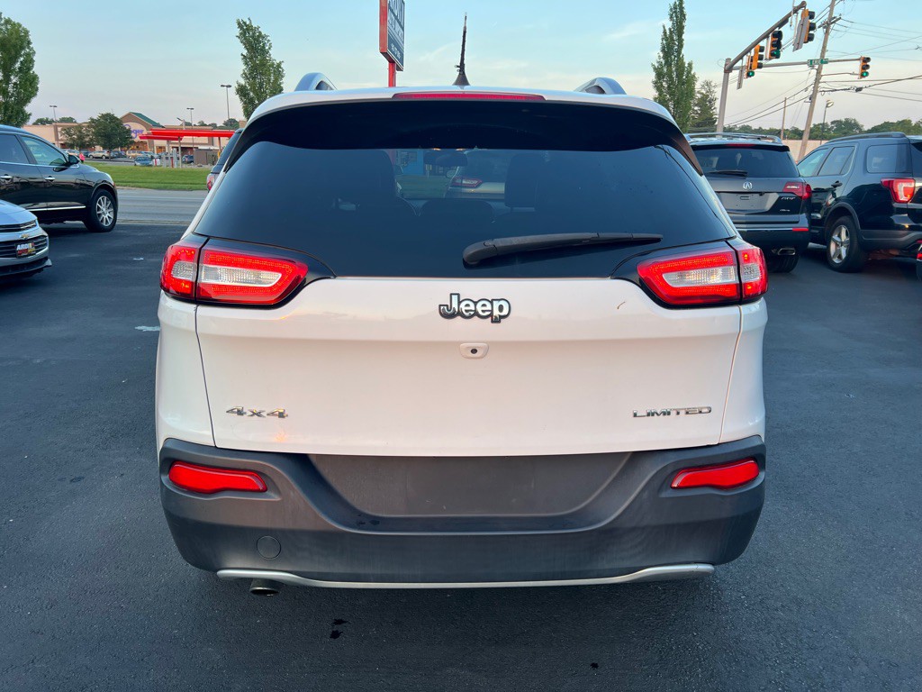 2017 Jeep Cherokee Image 12