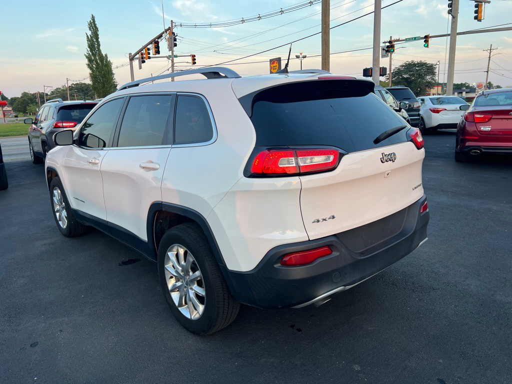 2017 Jeep Cherokee Image 19