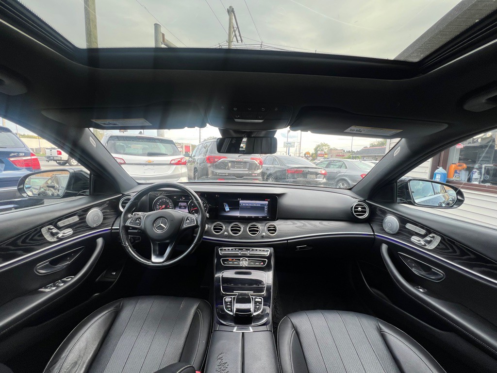 2017 Mercedes-Benz E-Class Image 11