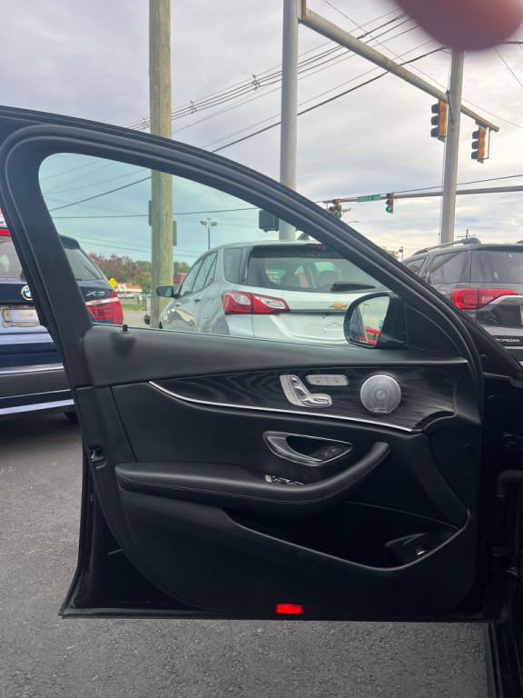 2017 Mercedes-Benz E-Class Image 13