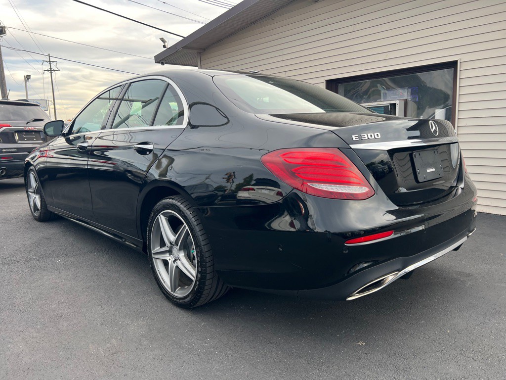 2017 Mercedes-Benz E-Class Image 16