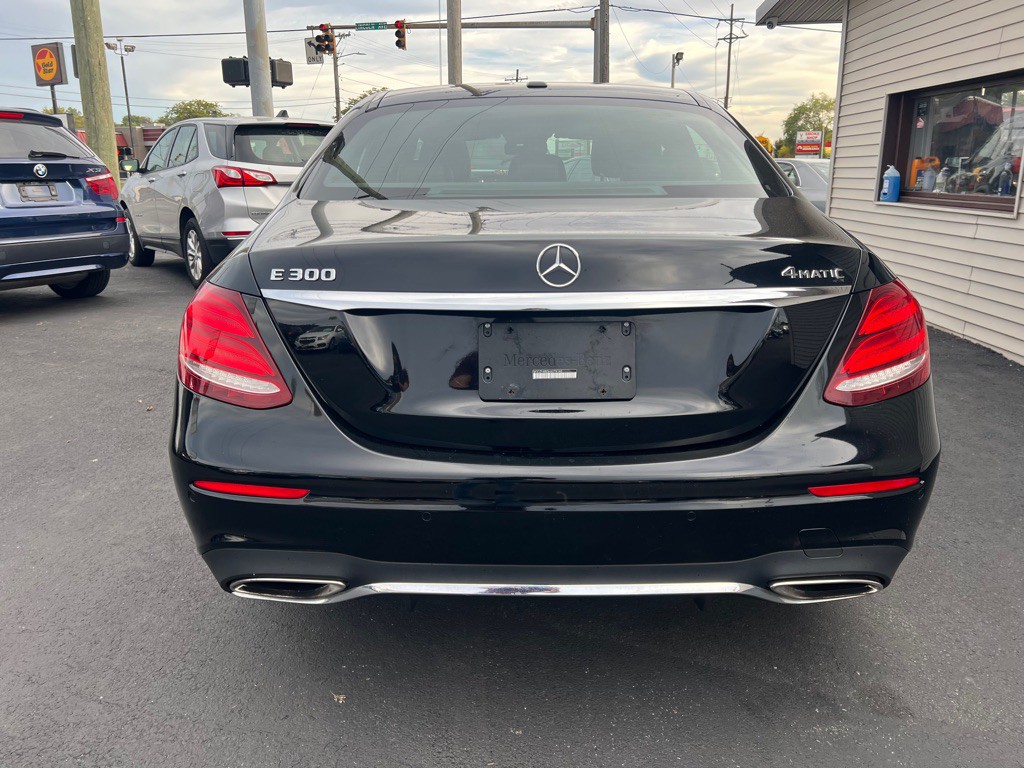 2017 Mercedes-Benz E-Class Image 18