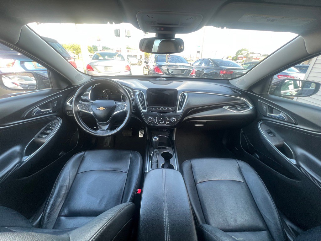 2016 Chevrolet Malibu Image 12