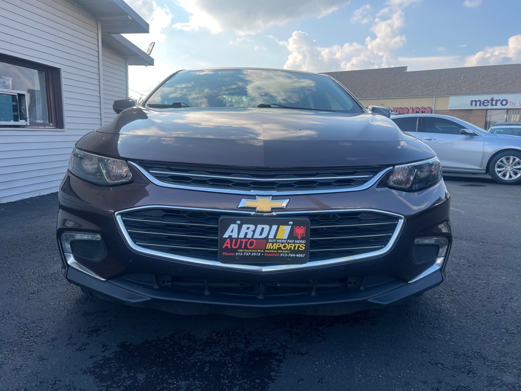 2016 Chevrolet Malibu Image 2