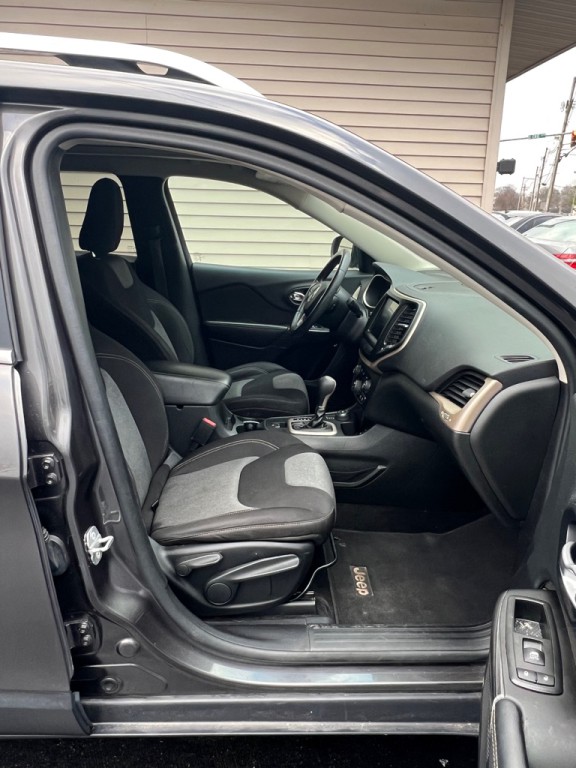 2014 Jeep Cherokee Image 11