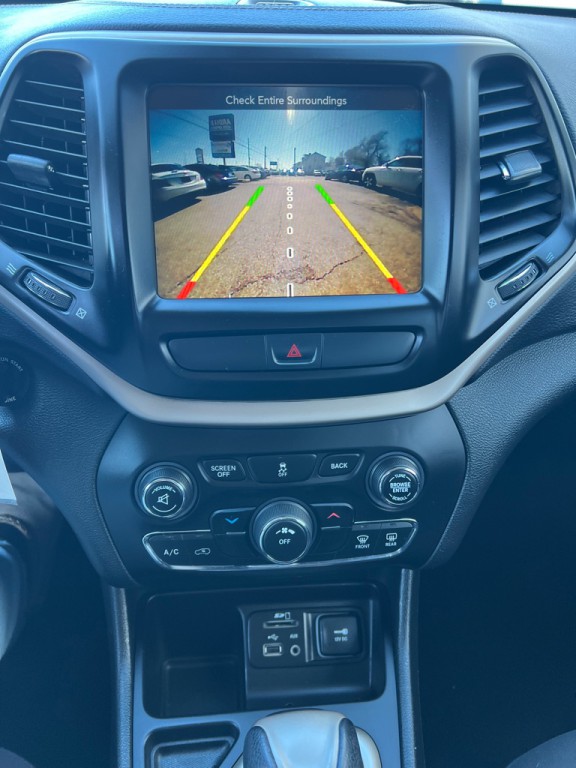 2015 Jeep Cherokee Image 12