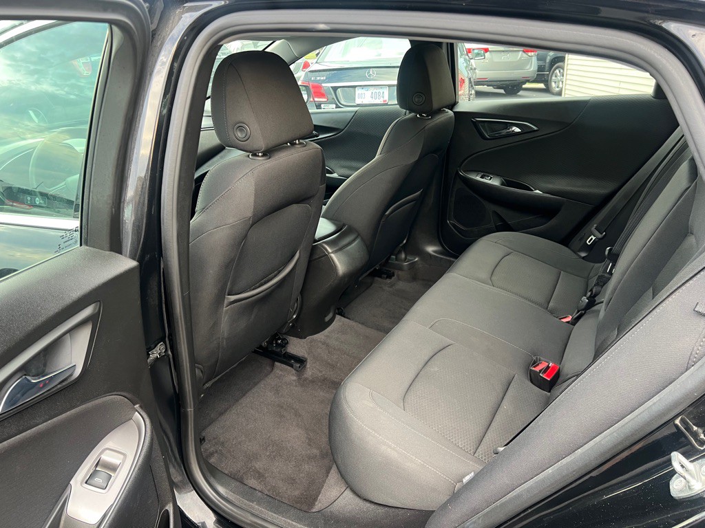 2017 Chevrolet Malibu Image 12