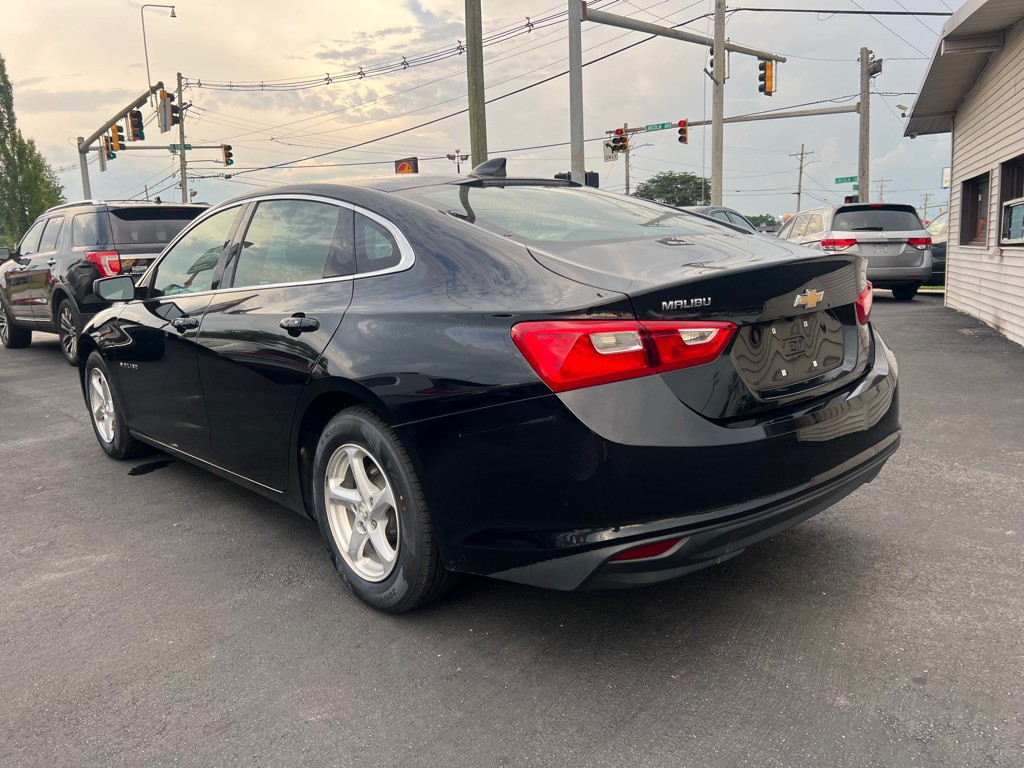 2017 Chevrolet Malibu Image 14