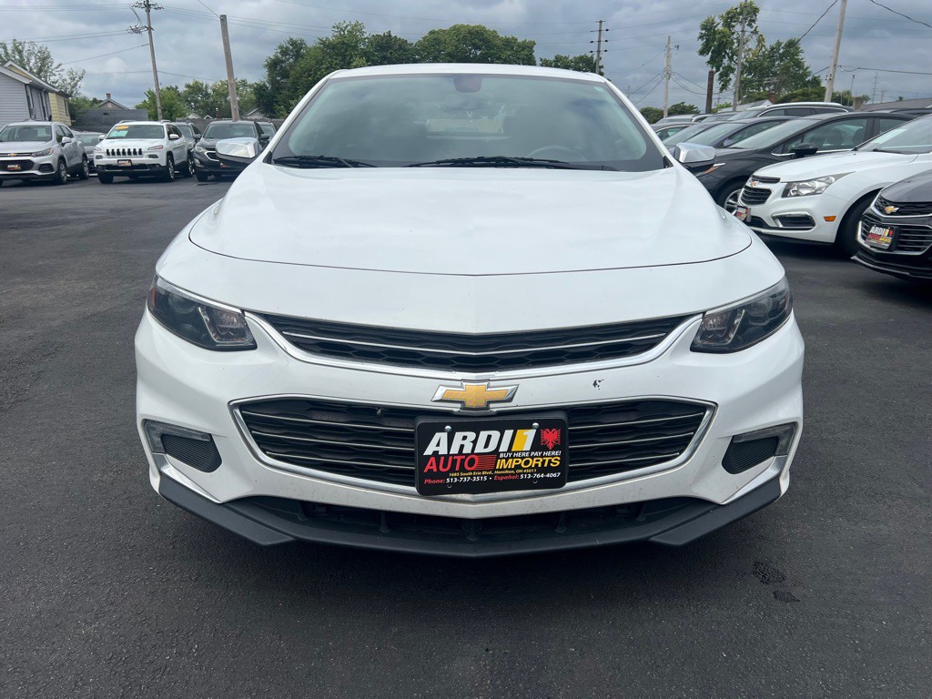 2018 Chevrolet Malibu Image 2