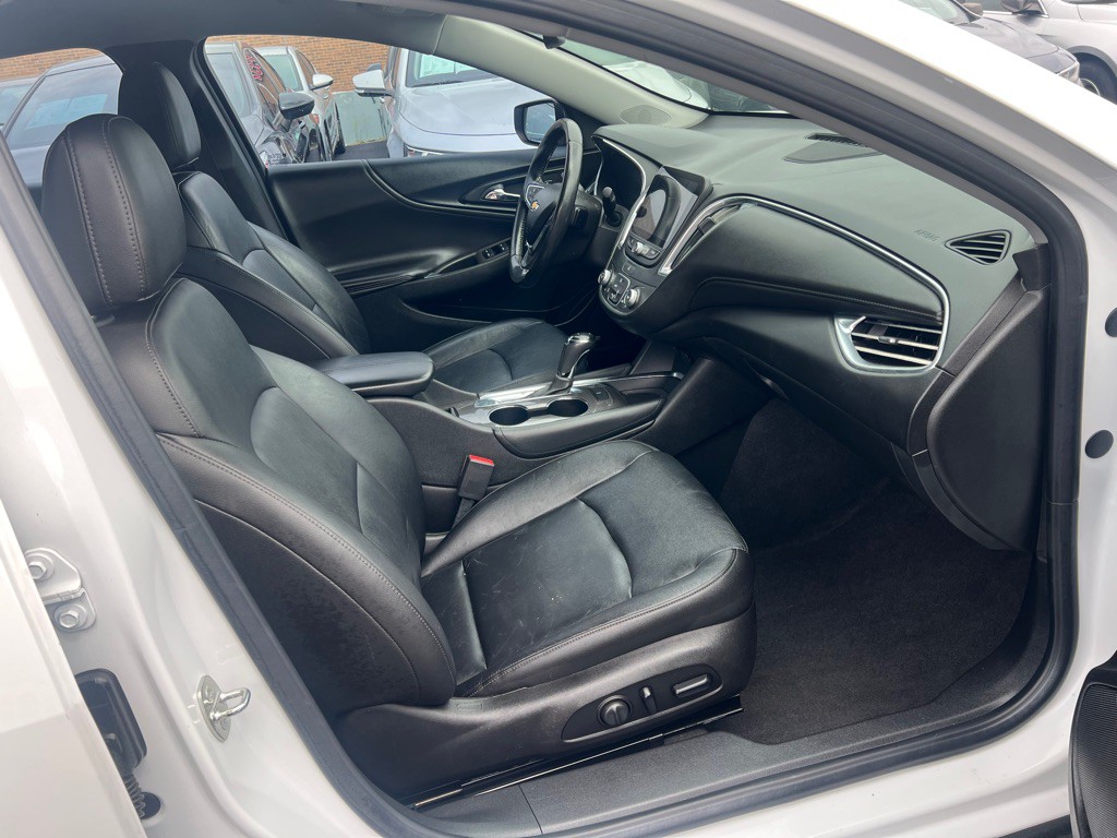 2018 Chevrolet Malibu Image 8