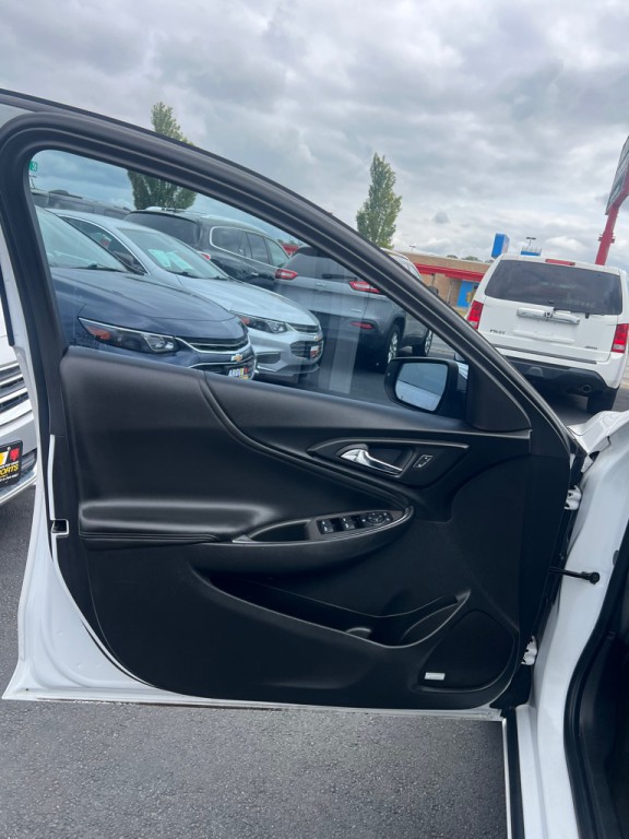 2018 Chevrolet Malibu Image 10