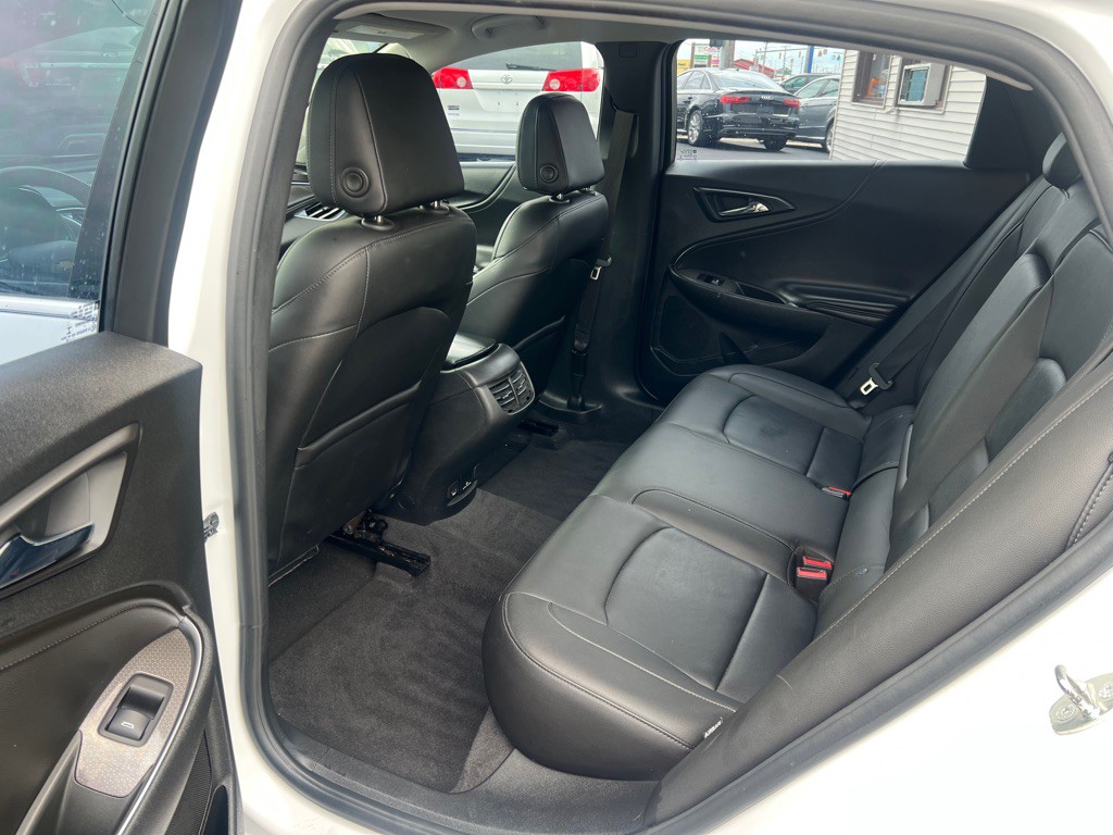 2018 Chevrolet Malibu Image 15