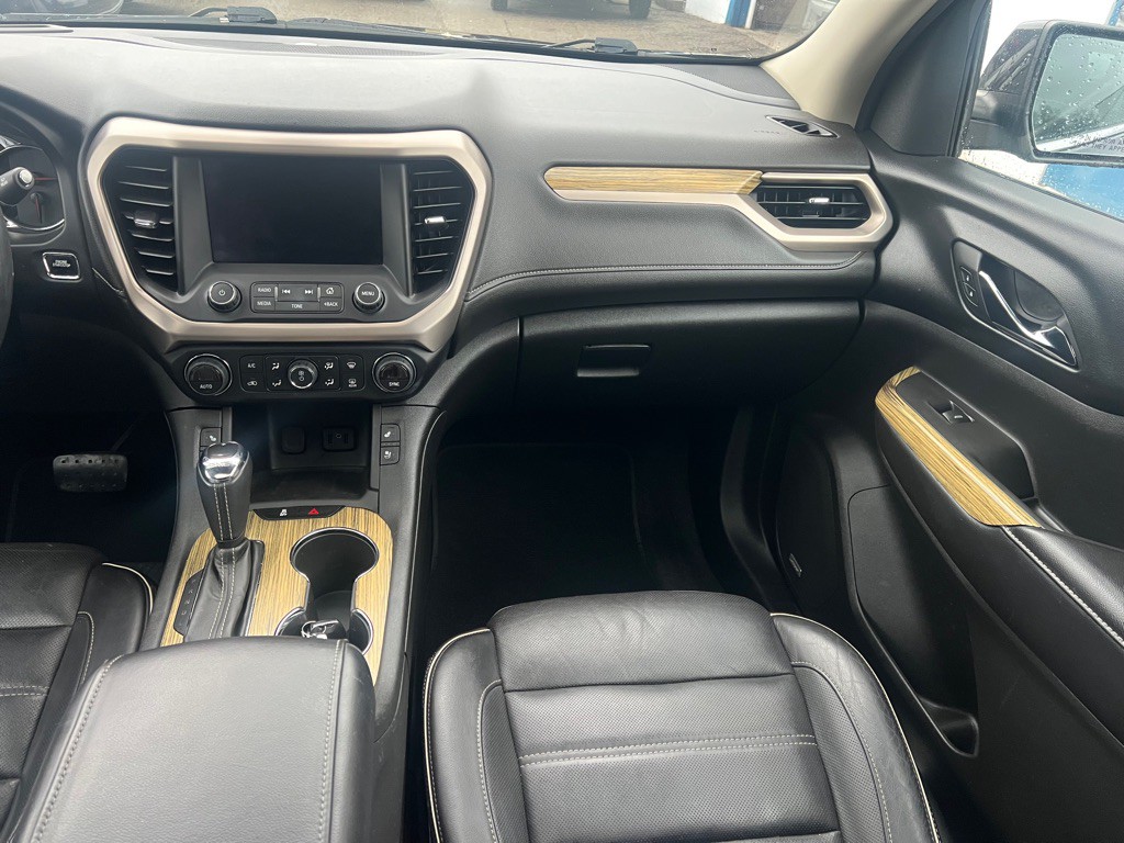2018 GMC Acadia Image 10