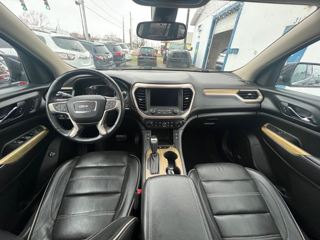 2018 GMC Acadia Image 12