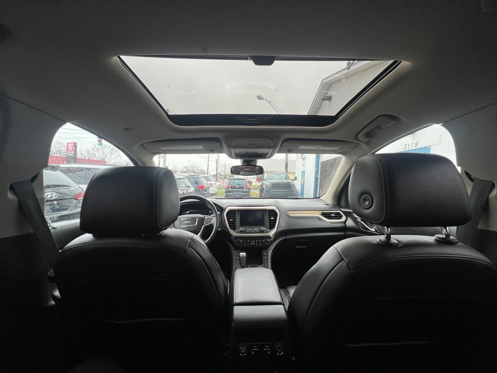 2018 GMC Acadia Image 16