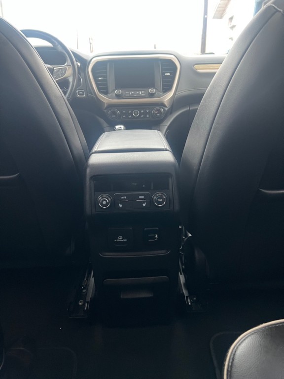 2018 GMC Acadia Image 17