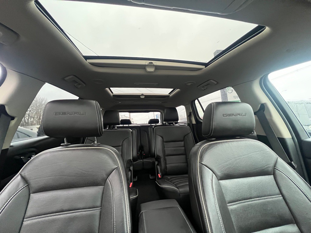 2018 GMC Acadia Image 18