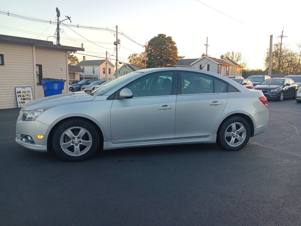 2013 Chevrolet Cruze Image 4