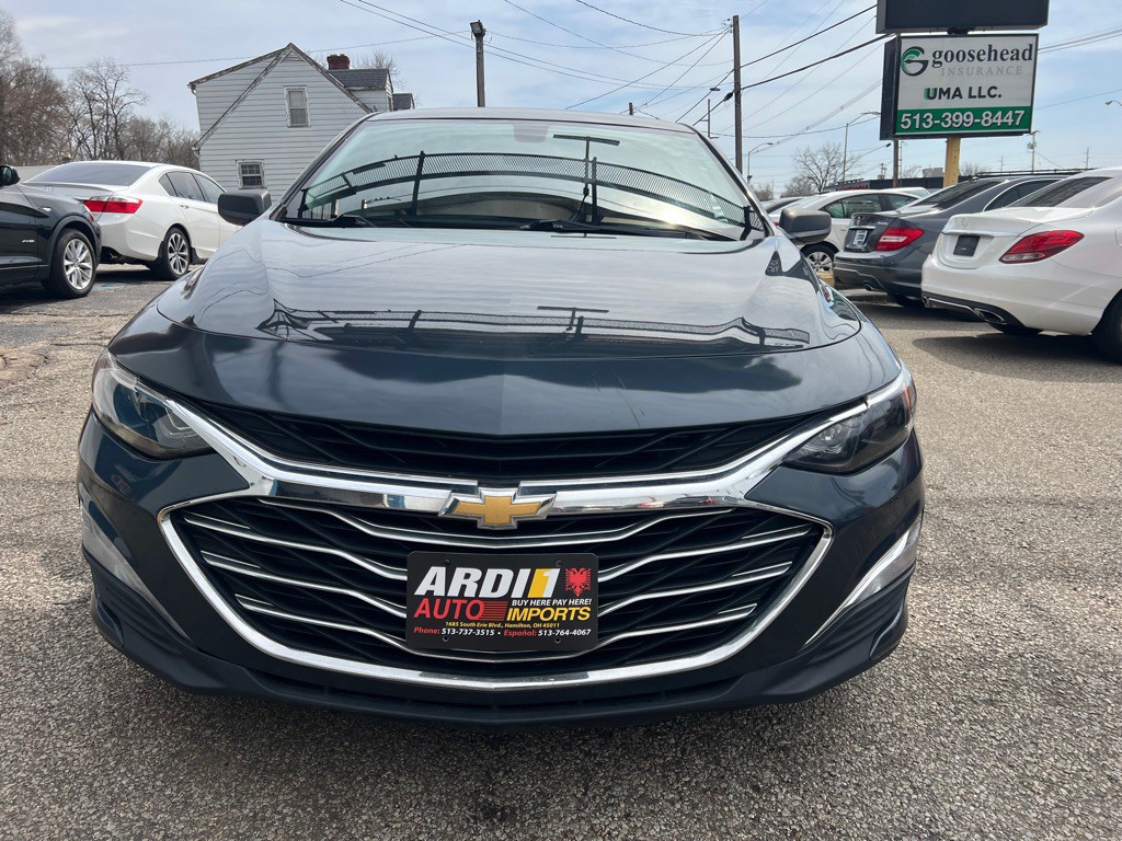 2019 Chevrolet Malibu Image 2