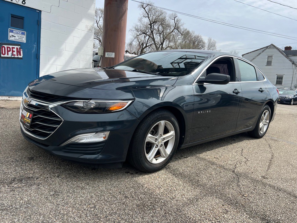 2019 Chevrolet Malibu Image 3