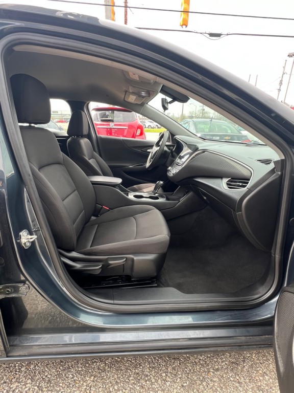 2019 Chevrolet Malibu Image 6