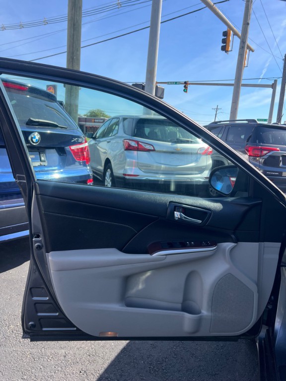 2014 Toyota Camry Image 6