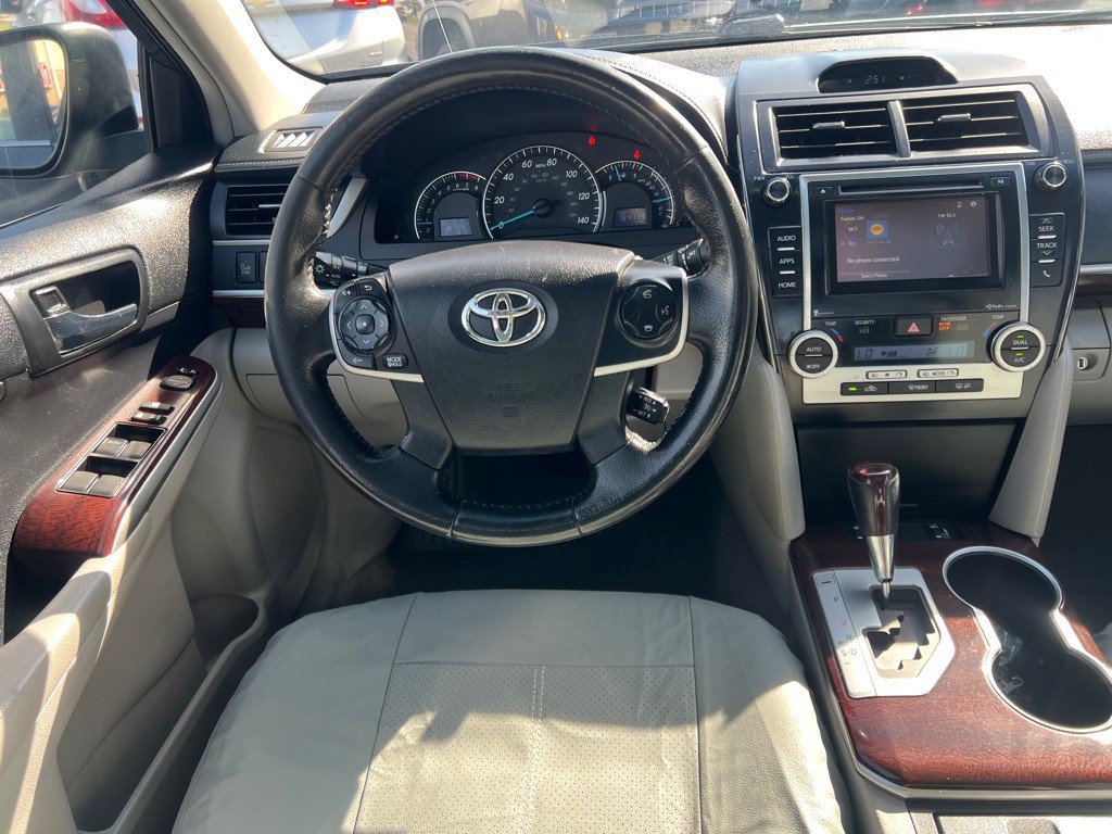 2014 Toyota Camry Image 7
