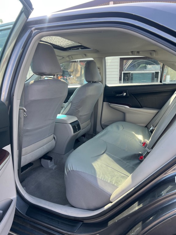2014 Toyota Camry Image 13