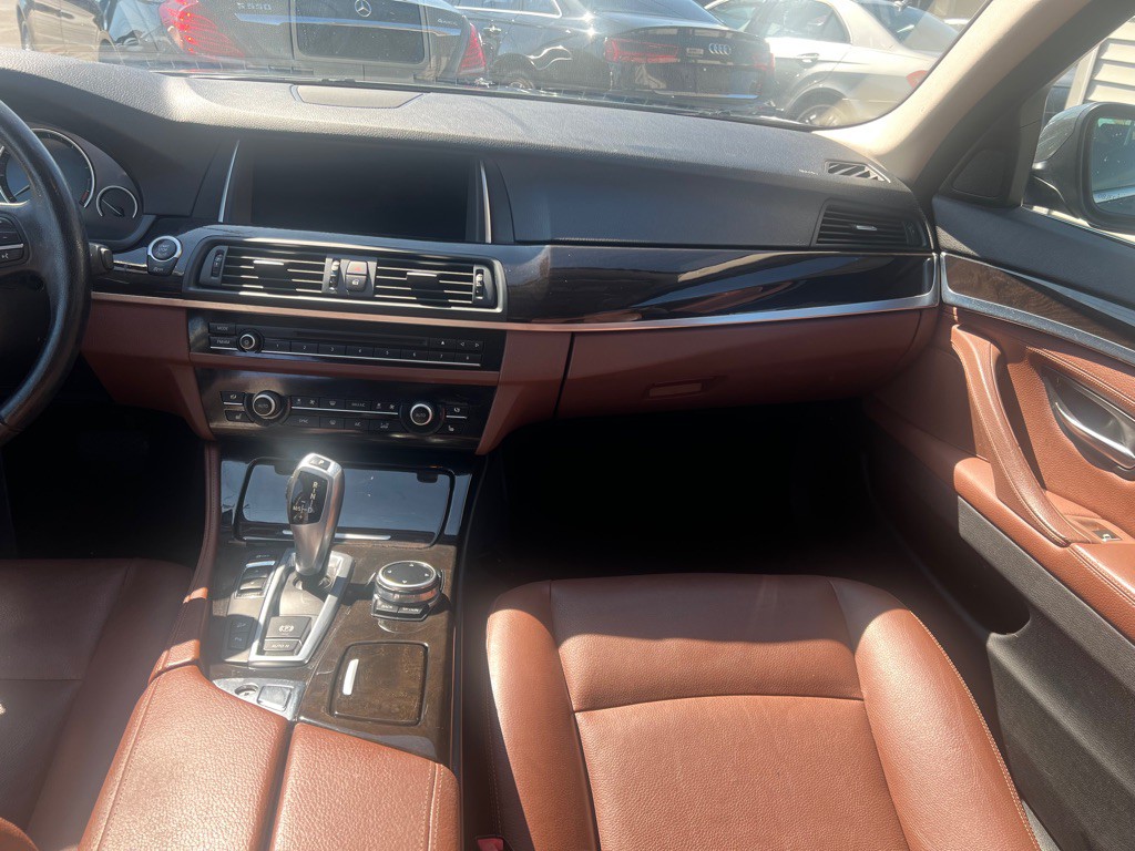 2014 BMW 5 Series Image 12