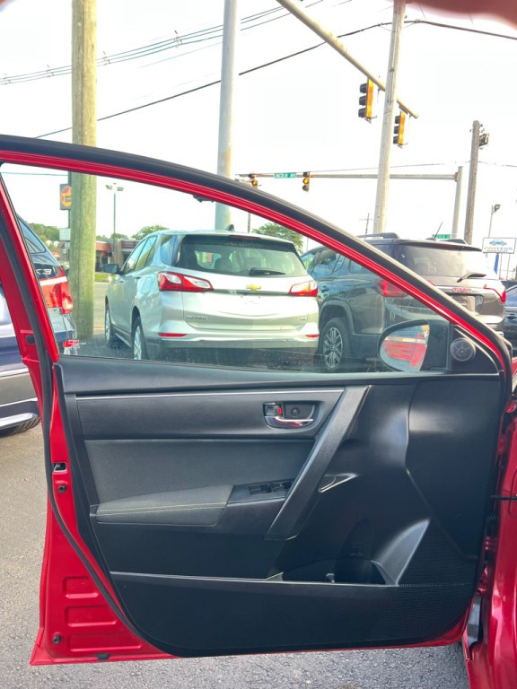 2018 Toyota Corolla Image 8