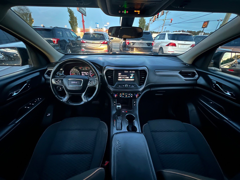 2017 GMC Acadia Image 11