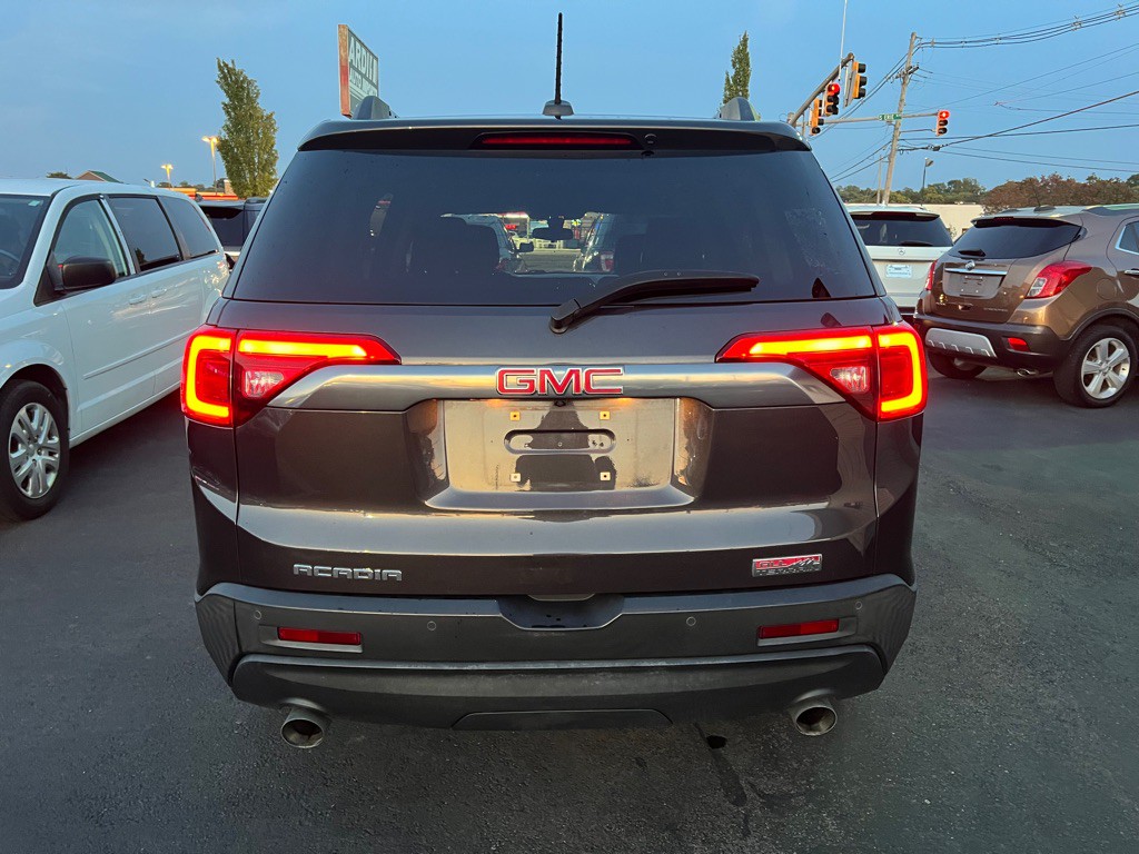 2017 GMC Acadia Image 17