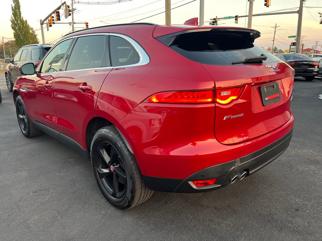 2018 Jaguar F-PACE Image 20