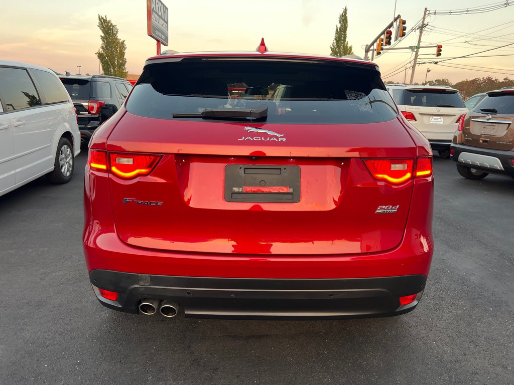 2018 Jaguar F-PACE Image 21